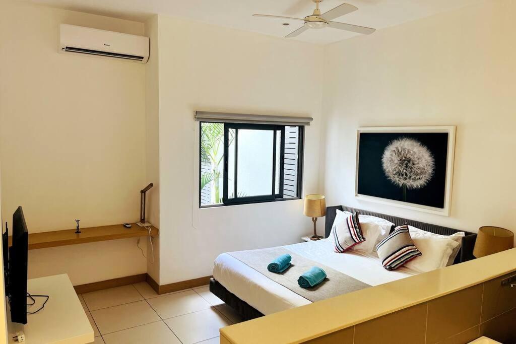 Latitude Luxury Seafront Suite Rivière Noire Extérieur photo