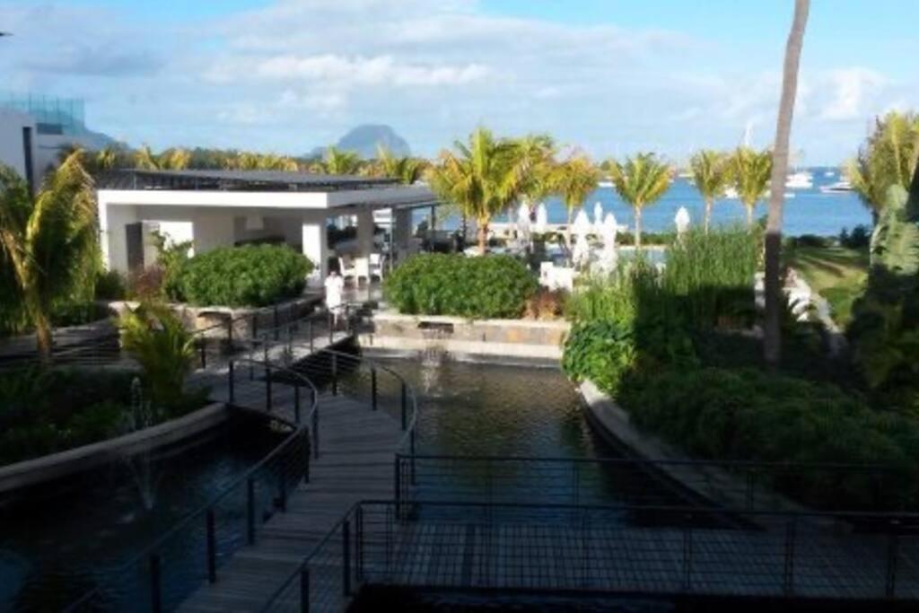 Latitude Luxury Seafront Suite Rivière Noire Extérieur photo
