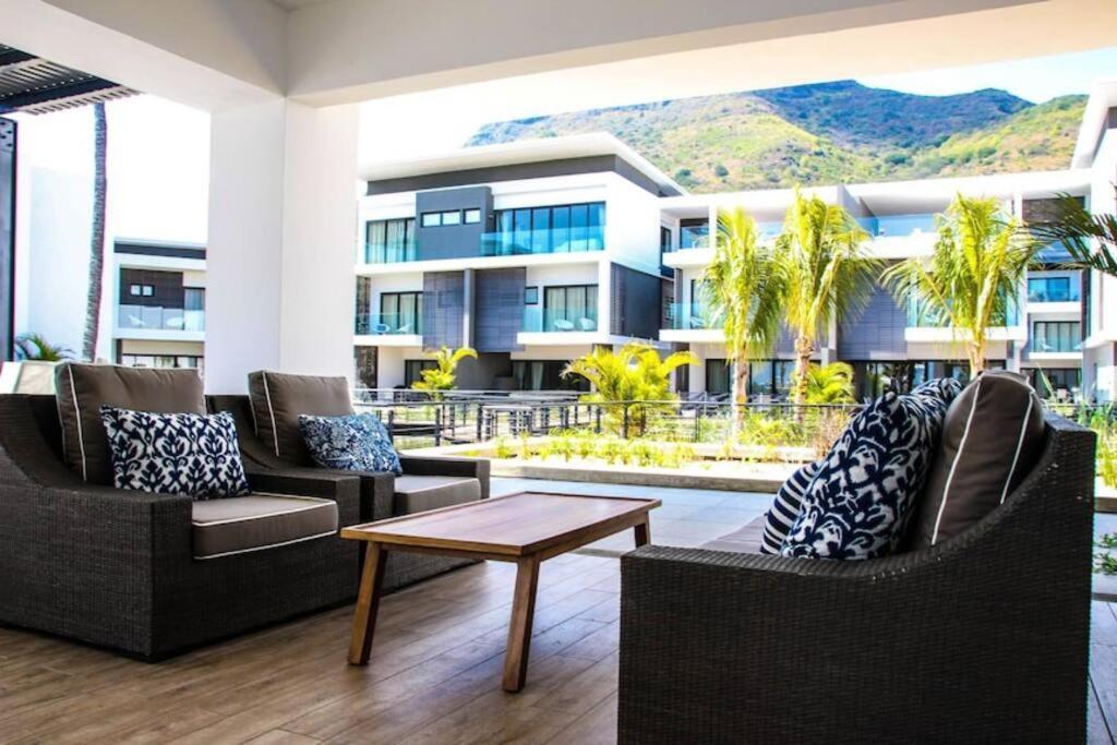 Latitude Luxury Seafront Suite Rivière Noire Extérieur photo
