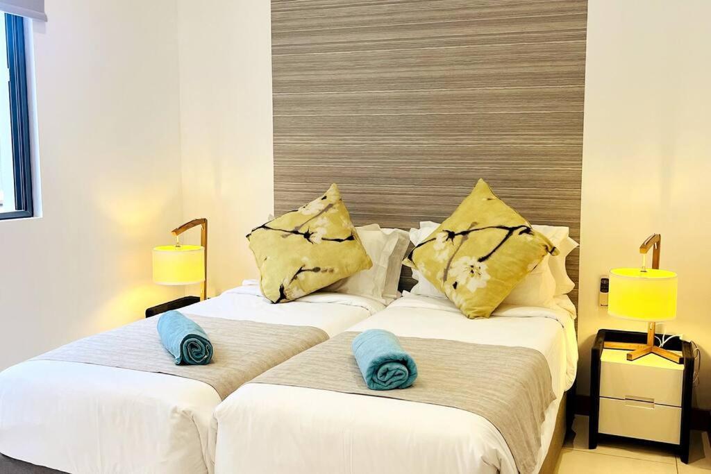 Latitude Luxury Seafront Suite Rivière Noire Extérieur photo