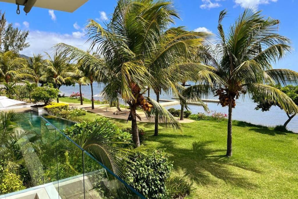 Latitude Luxury Seafront Suite Rivière Noire Extérieur photo